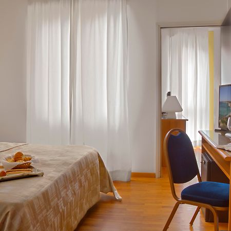 Mistral2 Hotel โอริสตาโน ภายนอก รูปภาพ