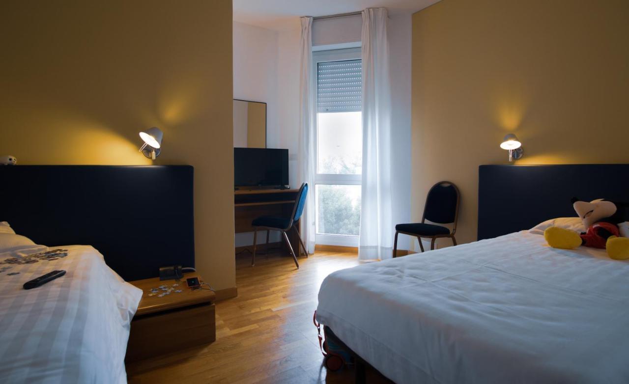 Mistral2 Hotel โอริสตาโน ภายนอก รูปภาพ